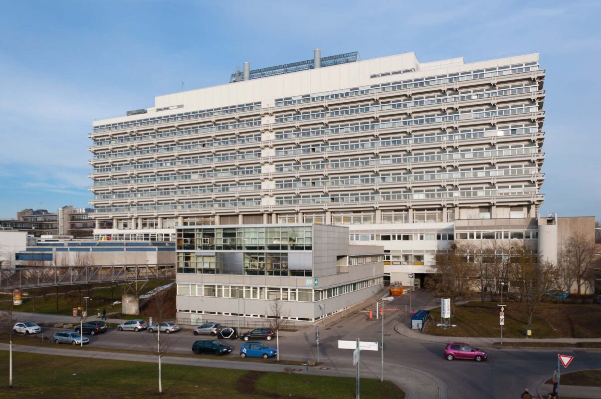 Stuttgart-universitesi-2048x1360 (1)