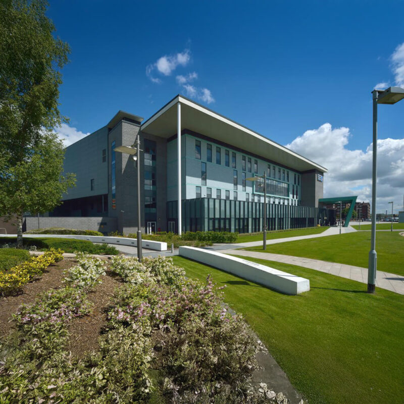 bolton-university-of-greater-manchester-kampus