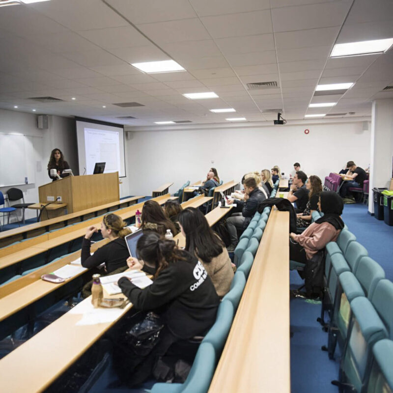 brighton-universitesi-ogrenci-1536x1536