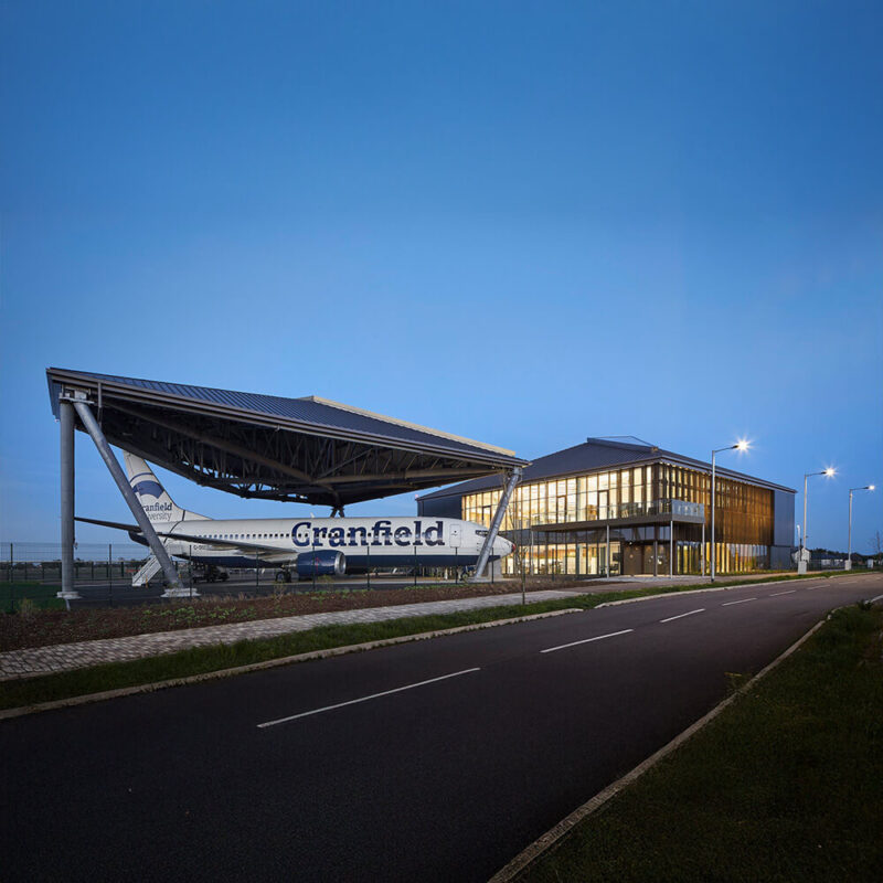 cranfield-universitesi-neden